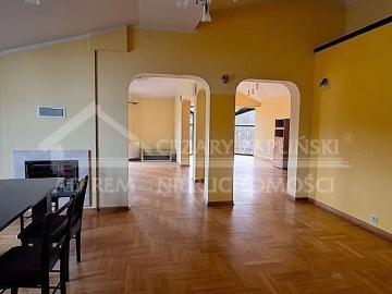 Przestronne 180 m² mieszkanie z sauną, garażem i widokiem