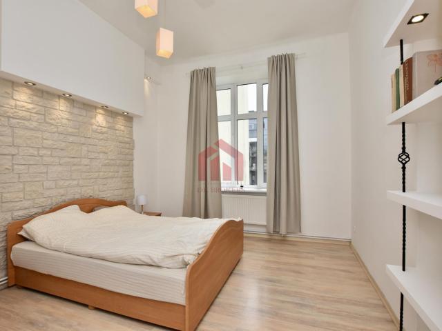 Przestronne 2 pok. mieszkanie + kuchnia w centrum!
