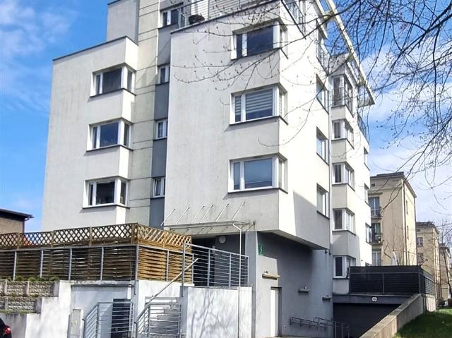 Przestronne 2 pok mieszkanie z garażem podziemnym ul. Żeromskiego, Katowice, Ligota