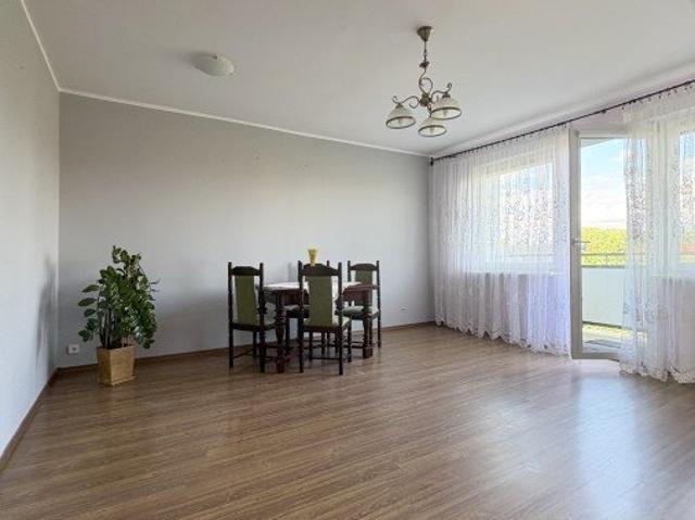 Do sprzedania przestronne 2 pokojowe mieszkanie z balkonem i piwnicą