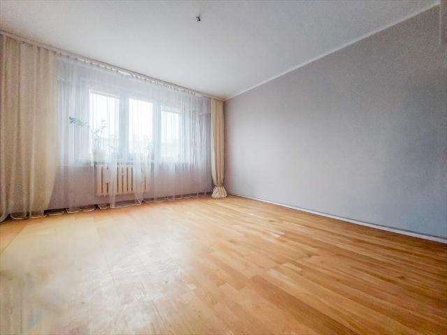 Przestronne 2 pokoje z jasną kuchnią i piwnicą