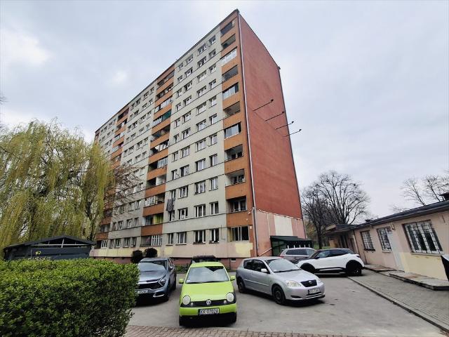 Przestronne 2 pokoje z jasną kuchnią i windą