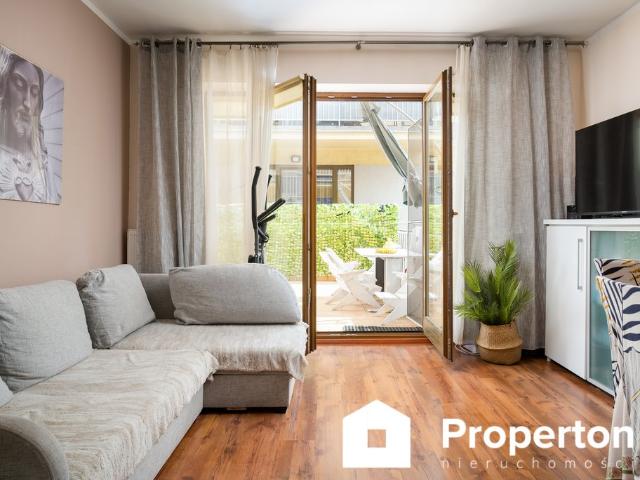 Przestronne 2 pokoje z 27 m² tarasem i garażem w Piasecznie