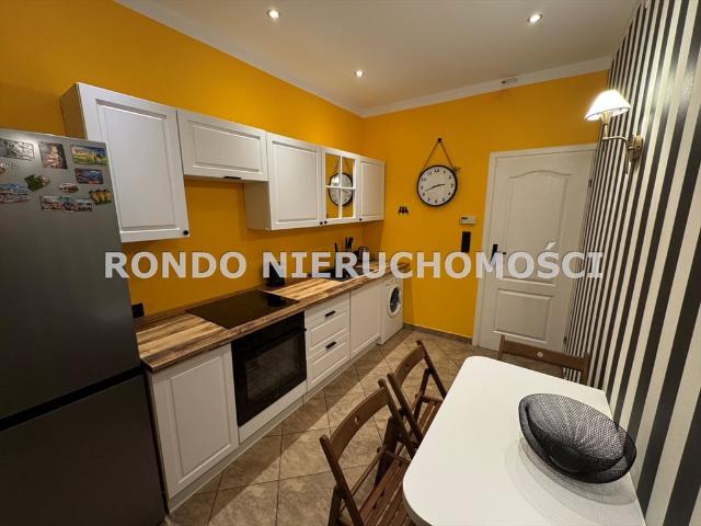 Przestronne 2 pokojowe mieszkanie 57 m² w kamienicy
