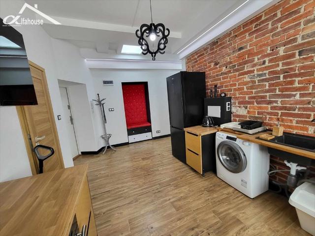 Przestronne 2 pokojowe mieszkanie 62 m² w kamienicy polecam!