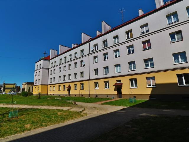 Przestronne 2 pokojowe mieszkanie do remontu 46 m² w Czarniej Białostockiej