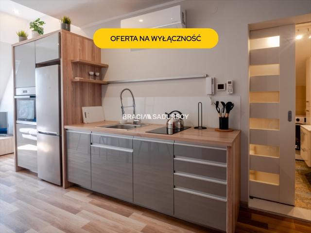 Przestronne 2 pokojowe mieszkanie po remoncie z panoramicznym widokiem polecam!