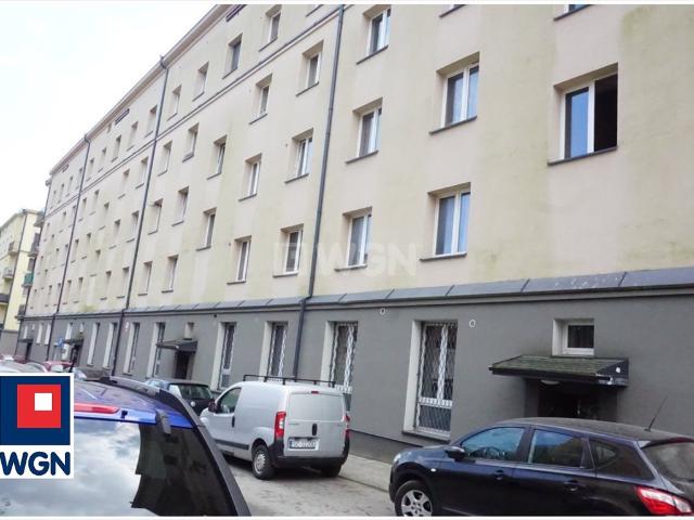 Na sprzedaż przestronne 2 pokojowe mieszkanie z balkonem w Częstochowie