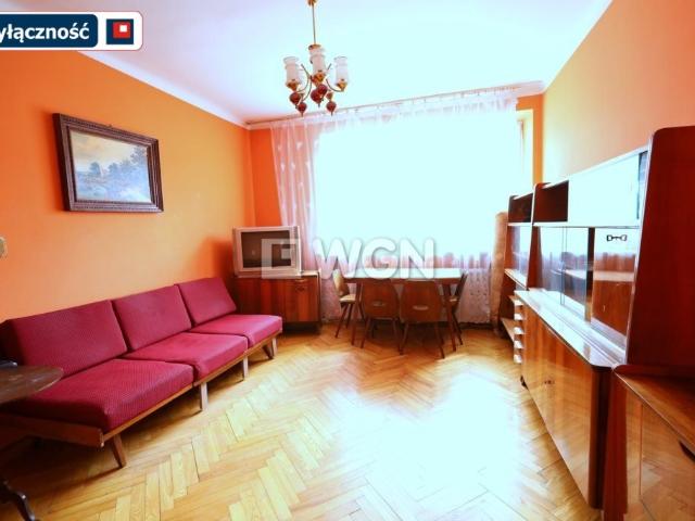 Przestronne 2 pokojowe mieszkanie z potencjałem w centrum Ełku