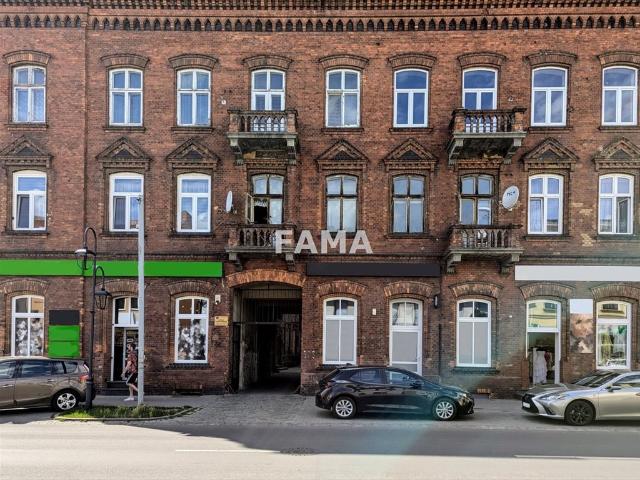 Polecam przestronne 2 pokojowe mieszkanie 108 m² w kamienicy