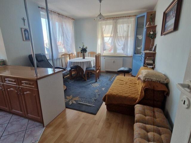 Przestronne 2 pokojowe mieszkanie z balkonem w centrum Augustowa