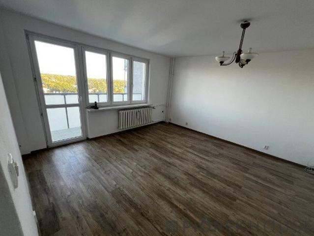 Przestronne 2 pokojowe mieszkanie z balkonem w Wilanowie