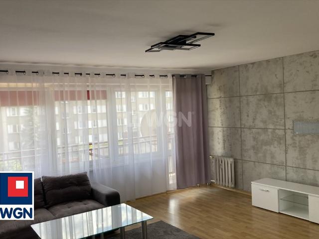 Przestronne 2 pokojowe mieszkanie z balkonem, blisko centrum