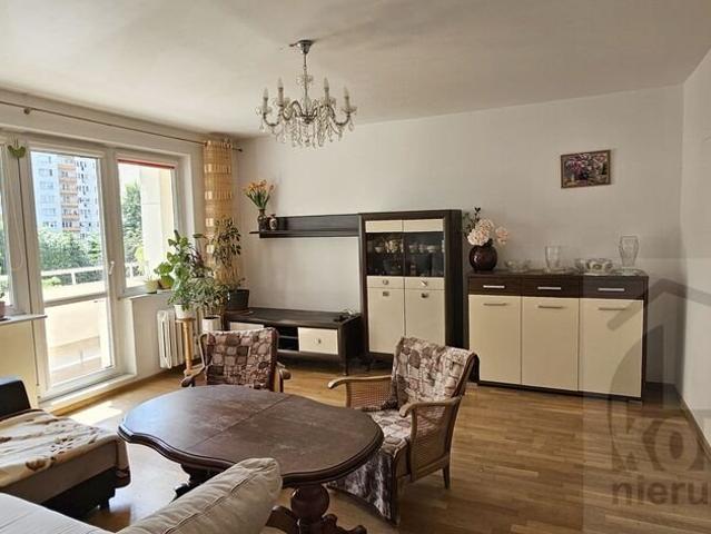 Przestronne 2 pokojowe mieszkanie z balkonem i nową łazienką