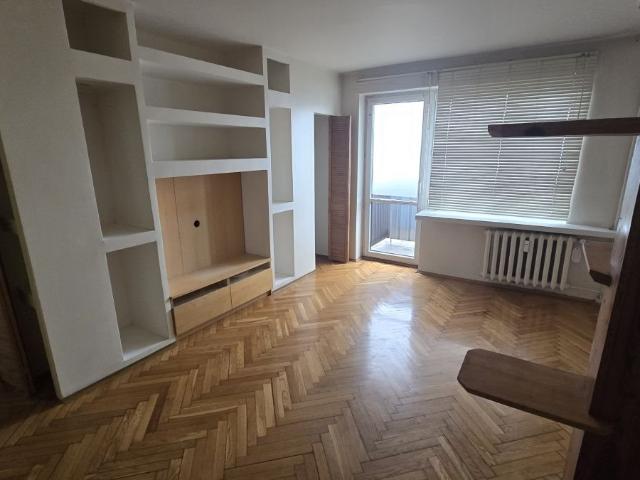 Przestronne 2 pokojowe mieszkanie z balkonem i piwnicą