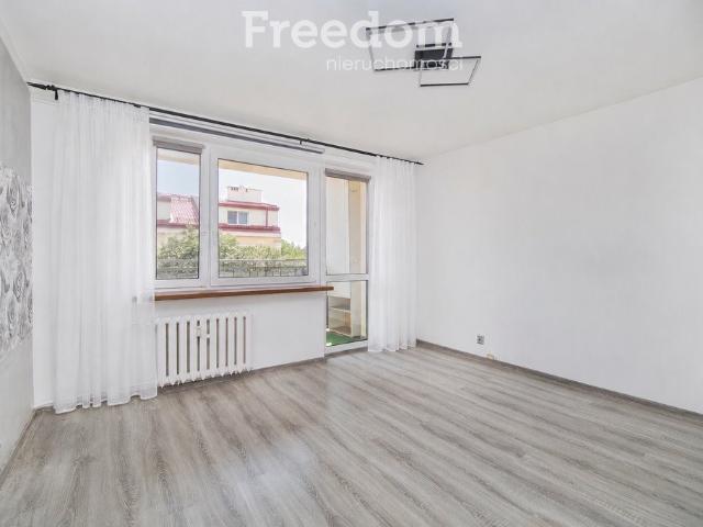 Przestronne 2 pokojowe mieszkanie z balkonem i piwnicą polecam!