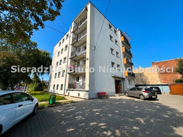 Przestronne 2 pokojowe mieszkanie z balkonem i potencjałem