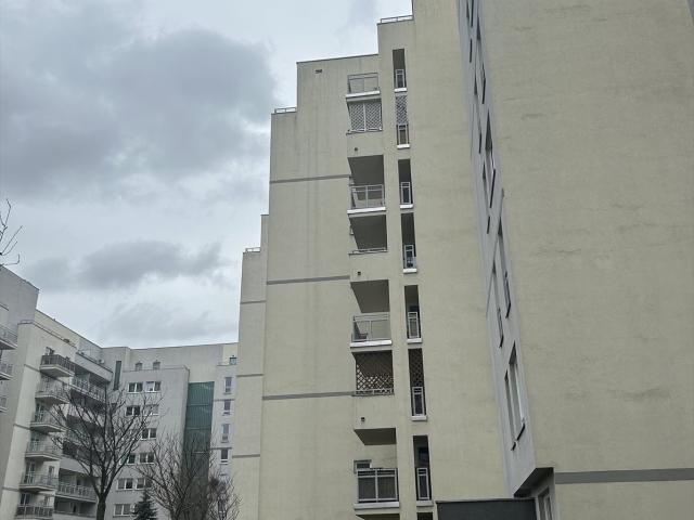 Przestronne 2 pokojowe mieszkanie z loggią i miejscem parkingowym