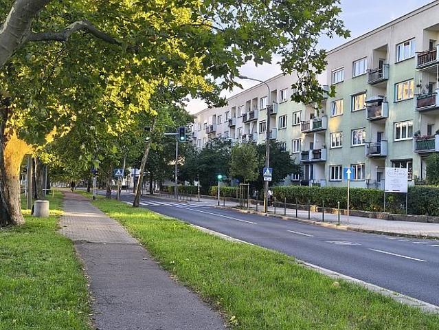 Polecam przestronne 2 pokojowe mieszkanie z dużym potencjałem