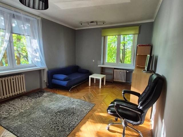 Sprzedam przestronne 37 m² mieszkanie w Łodzi z potencjałem