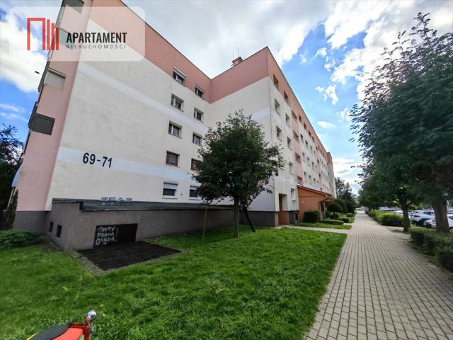 Do sprzedania przestronne 3 pokoje 63 m² w Lesznie
