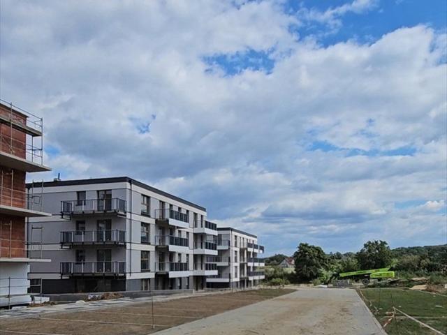 Przestronne 3 pokojowe mieszkanie z ogrodem w Sobótce