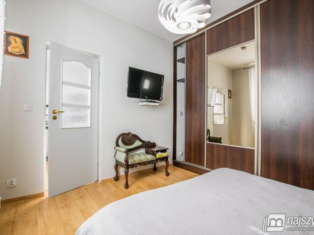 Przestronne 3 pokoje z ogródkiem i garażem w centrum Stepnicy