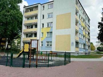 Przestronne 3 pokoje z balkonem do odświeżenia