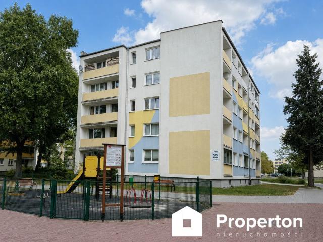Przestronne 3 pokoje z balkonem do odświeżenia