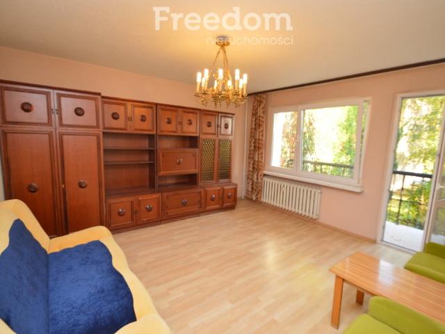 Przestronne 3 pokoje na wysokim parterze polecam