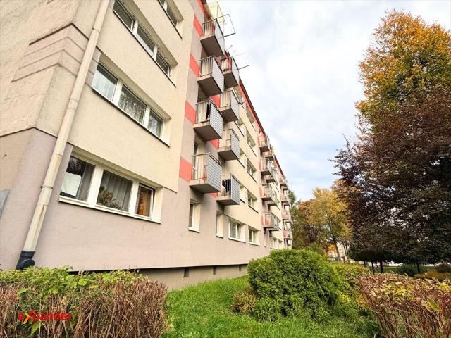 Przestronne 3 pokojowe mieszkanie 48 m² z balkonem i komórką