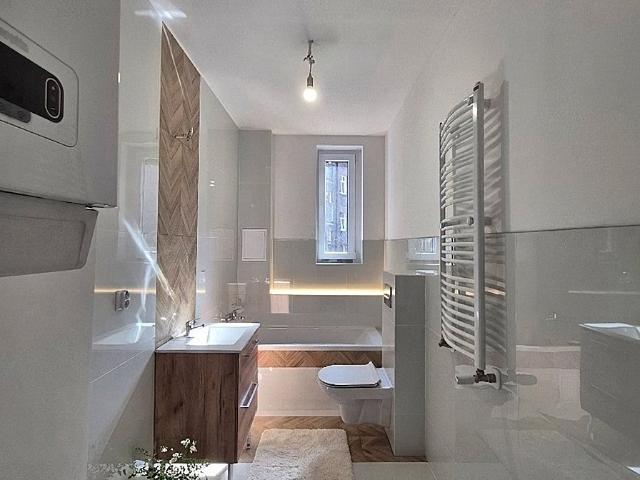 Przestronne 3 pokojowe mieszkanie 84 m² w Bytomiu z dwoma piwnicami