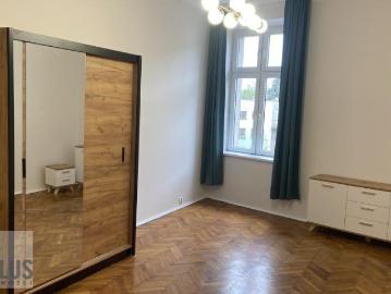 Przestronne 3 pokojowe mieszkanie blisko Rynku Dębnickiego