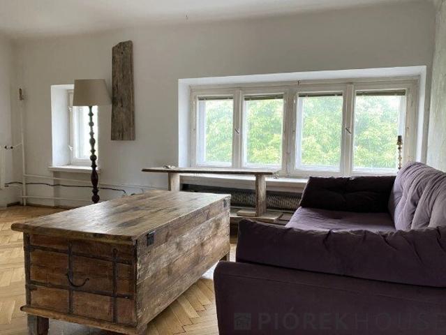Do sprzedania przestronne 3 pokojowe mieszkanie 100 m² na Żoliborzu