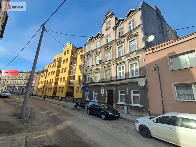 Przestronne 3 pokojowe mieszkanie w zabytkowej kamienicy