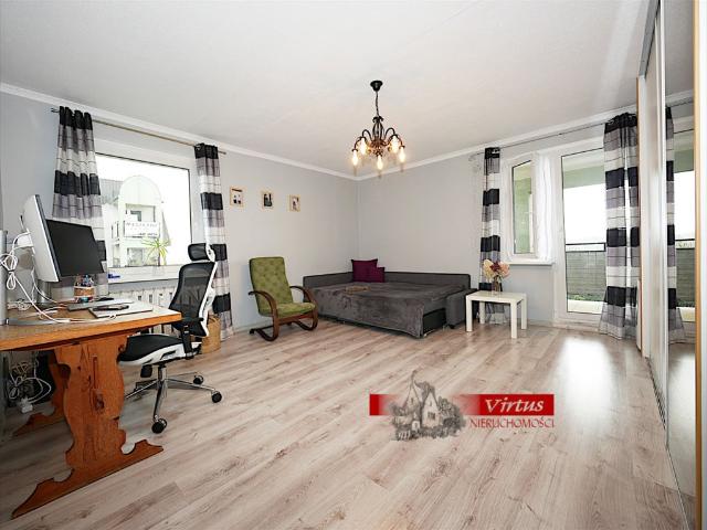 Przestronne 3 pokojowe mieszkanie w centrum Pobiedzisk loggia