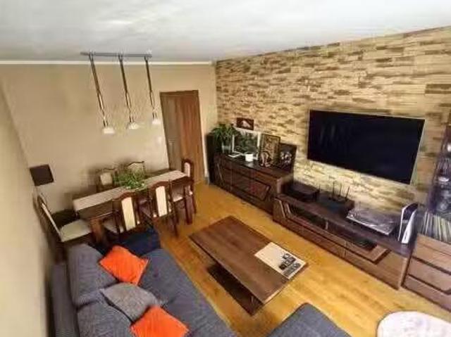 Polecam przestronne 3 pokojowe mieszkanie z balkonem w Gliwicach