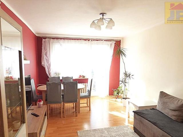 Przestronne 3 pokojowe mieszkanie z balkonem w Kluczborku