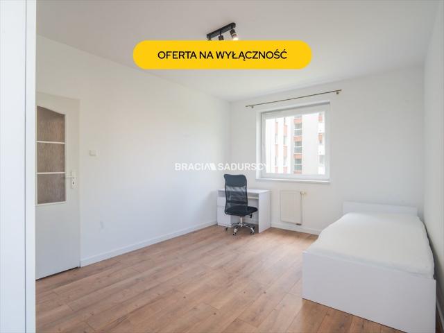 Przestronne 3 pokojowe mieszkanie z balkonem i miejscem w garażu polecam!