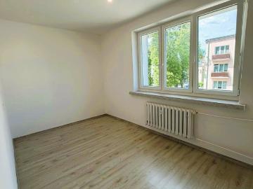 Przestronne 3 pokojowe mieszkanie z balkonem i dużą piwnicą