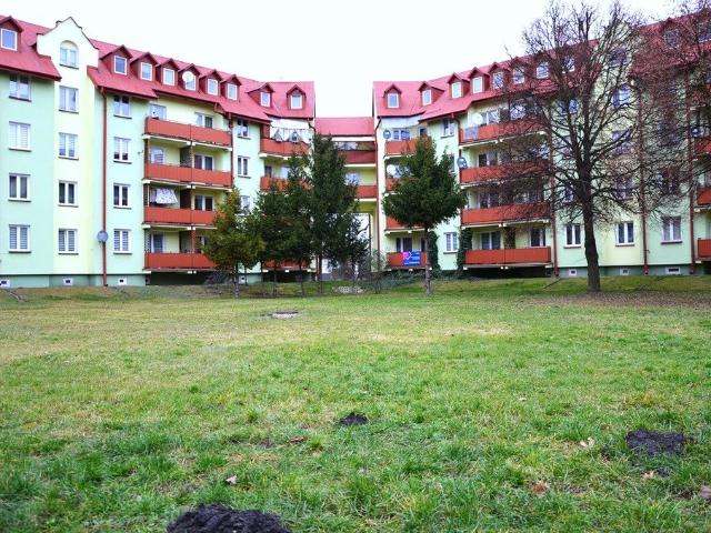 Sprzedam przestronne 3 pokojowe mieszkanie z balkonem i piwnicą