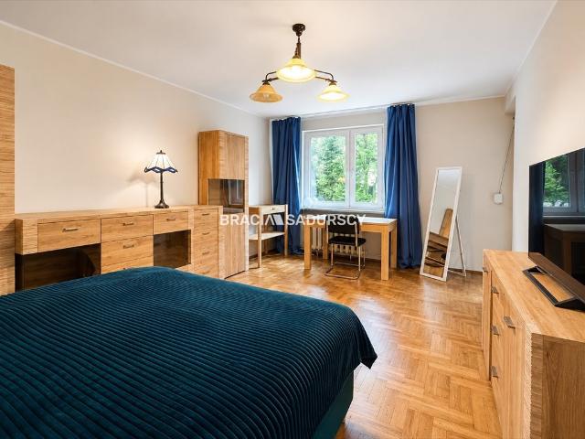 Do sprzedania przestronne 3 pokojowe mieszkanie z balkonem i piwnicą