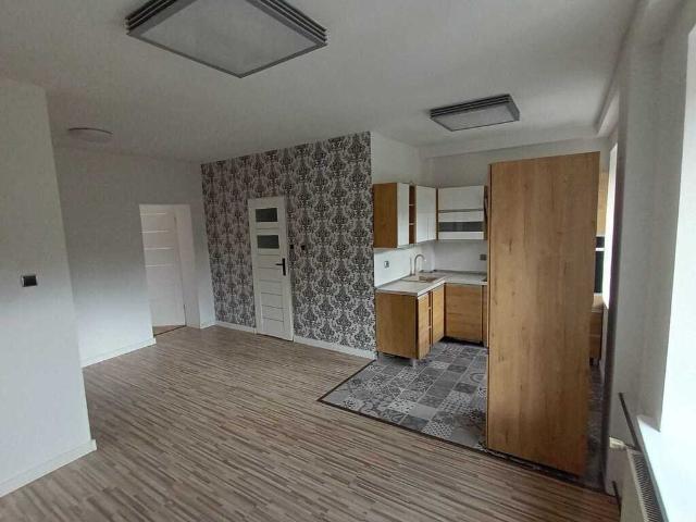 Przestronne 3 pokojowe mieszkanie z balkonem i piwnicą