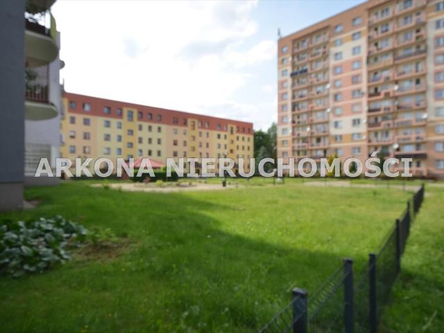 Przestronne 3 pokojowe mieszkanie z dużym balkonem i garażem