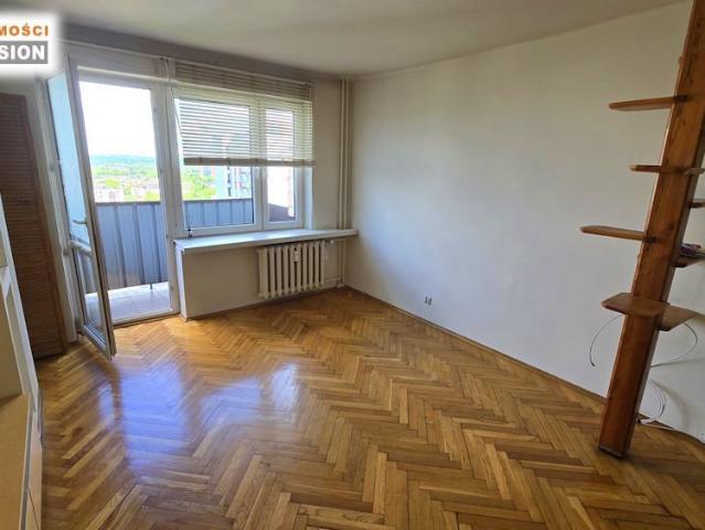 Sprzedam przestronne 3 pokojowe mieszkanie z dużym balkonem