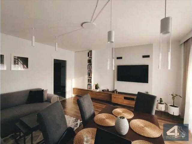 Przestronne 3 pokojowe mieszkanie z garderobami i balkonem