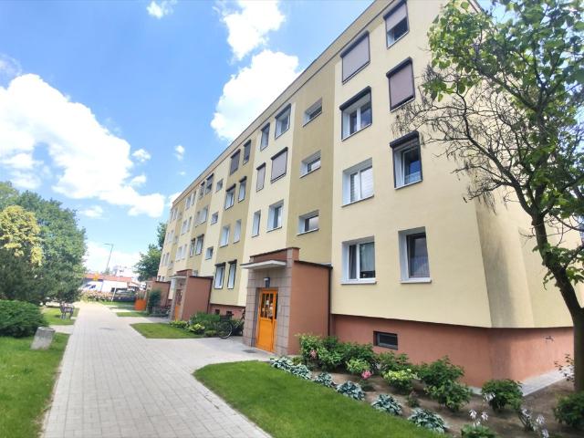 Wynajmę przestronne 3 pokojowe mieszkanie z loggią i widokiem