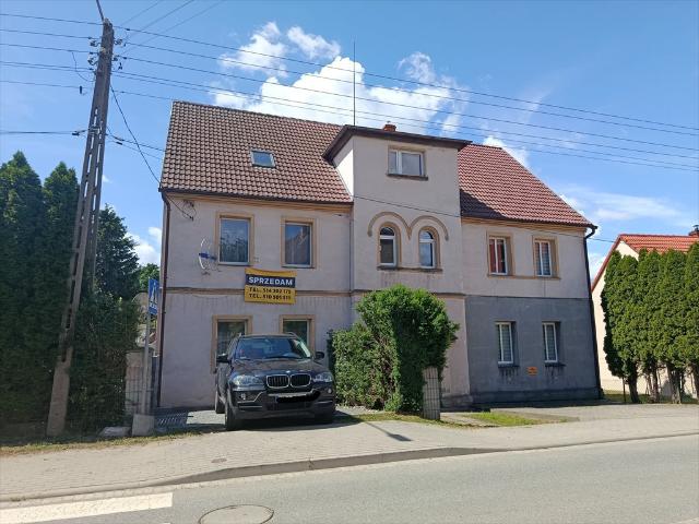 Przestronne 3 pokojowe mieszkanie z ogrodem i garażem