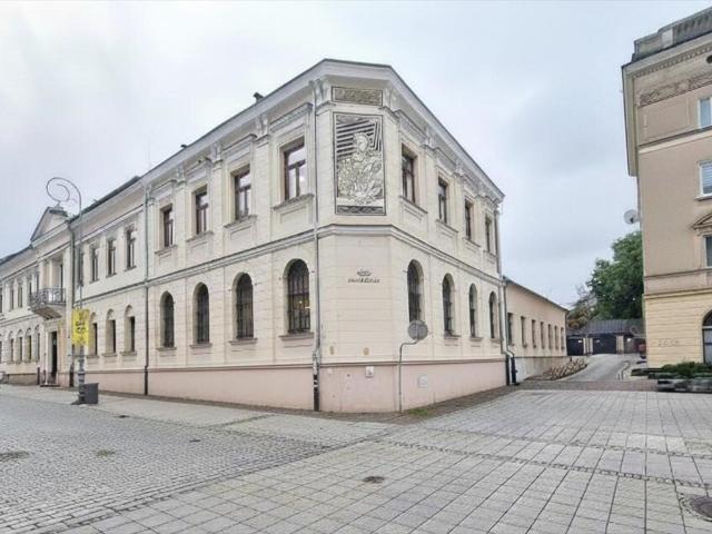Na wynajem przestronne biura 137 m² w centrum Kielc z parkingiem