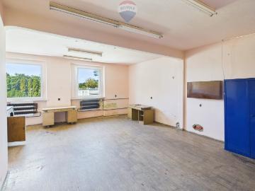 Przestronne biuro 41,6 m² z windą i parkingiem